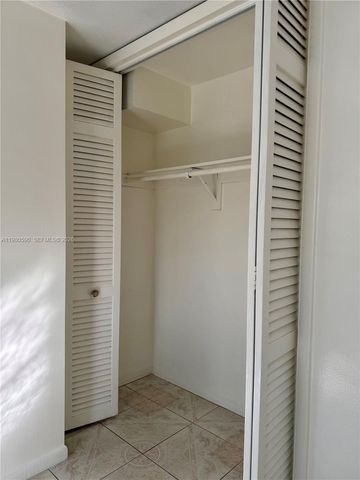 16701 NE 14th Ave 212, Miami, FL 33162