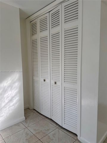 16701 NE 14th Ave 212, Miami, FL 33162