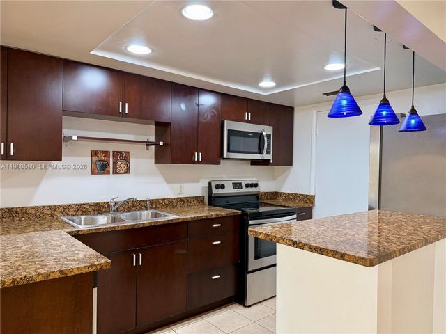 16701 NE 14th Ave 212, Miami, FL 33162