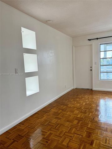 16701 NE 14th Ave 212, Miami, FL 33162