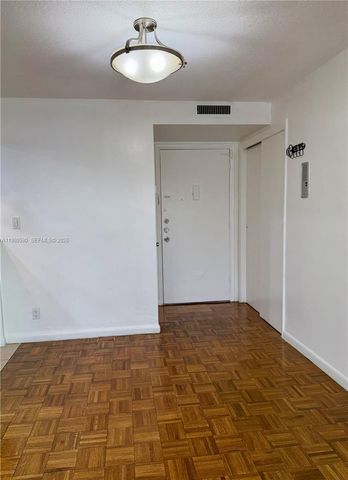 16701 NE 14th Ave 212, Miami, FL 33162