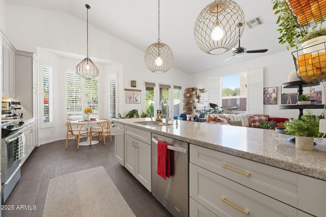 3055 N RED MOUNTAIN -- 80, Mesa, AZ 85207