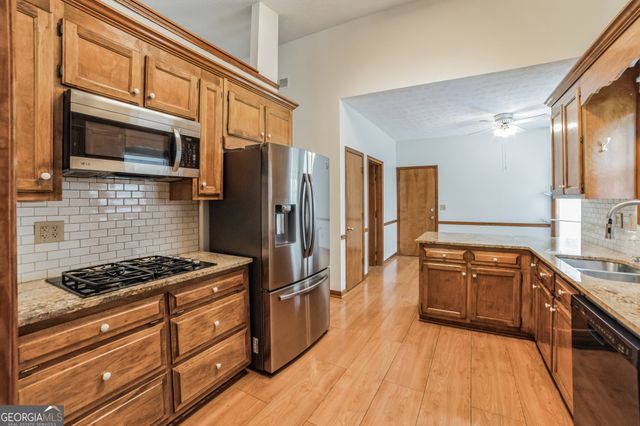 487 Ravinia Way, Lawrenceville, GA 30044