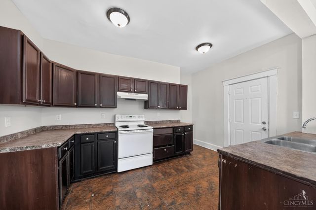 2654 Cora Avenue, Cincinnati, OH 45211