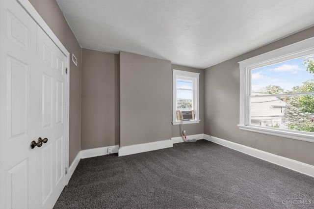 2654 Cora Avenue, Cincinnati, OH 45211