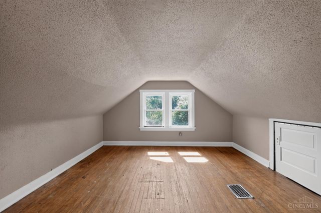 2654 Cora Avenue, Cincinnati, OH 45211