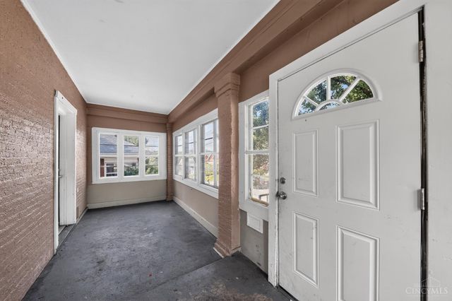 2654 Cora Avenue, Cincinnati, OH 45211