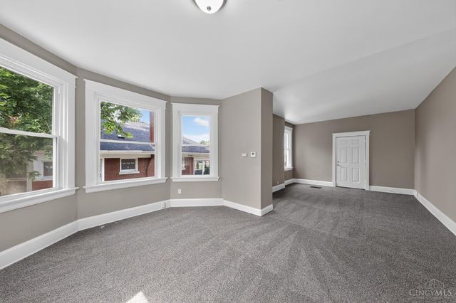 2654 Cora Avenue, Cincinnati, OH 45211