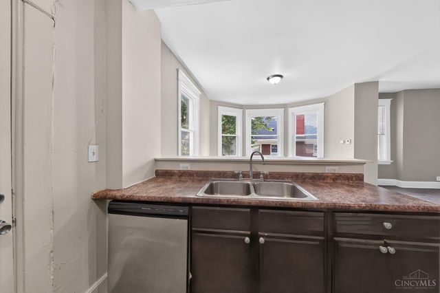 2654 Cora Avenue, Cincinnati, OH 45211