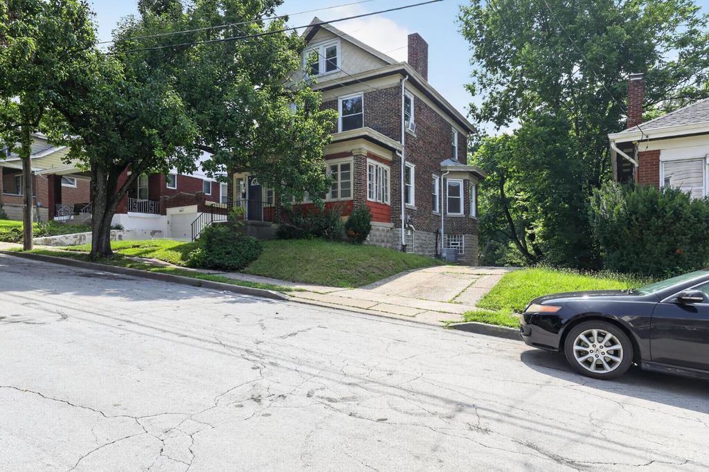 2654 Cora Avenue, Cincinnati, OH 45211