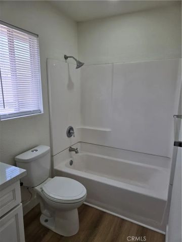 11426 215th B, Lakewood, CA 90715