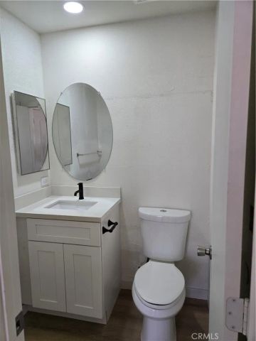 11426 215th B, Lakewood, CA 90715