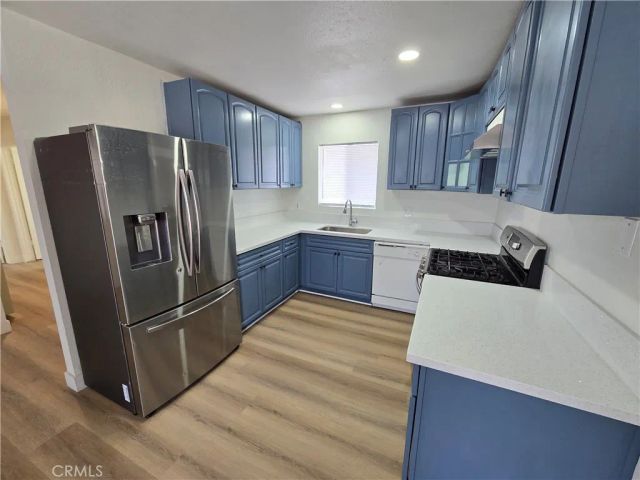 11426 215th B, Lakewood, CA 90715