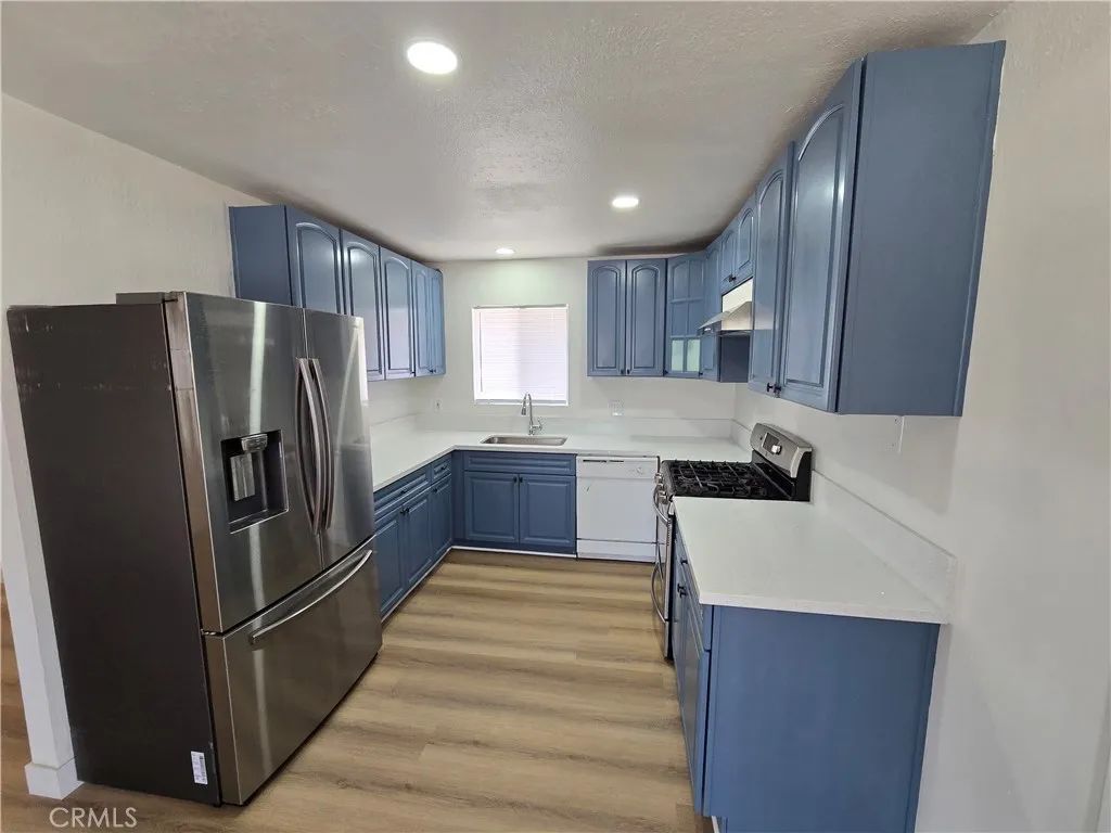 11426 215th B, Lakewood, CA 90715