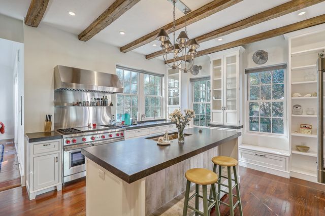 11 George Street, Charleston, SC 29401