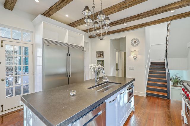 11 George Street, Charleston, SC 29401