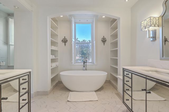 11 George Street, Charleston, SC 29401