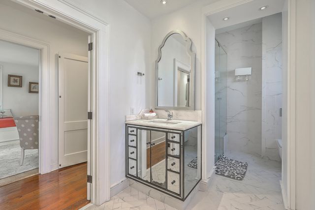11 George Street, Charleston, SC 29401