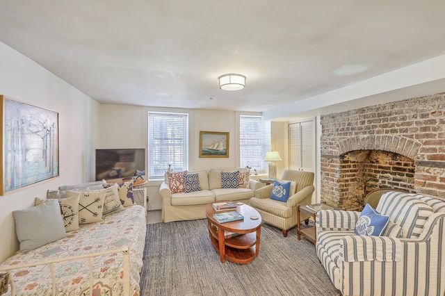 11 George Street, Charleston, SC 29401