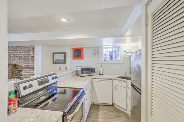 11 George Street, Charleston, SC 29401