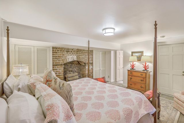 11 George Street, Charleston, SC 29401