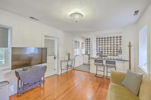 11 George Street, Charleston, SC 29401