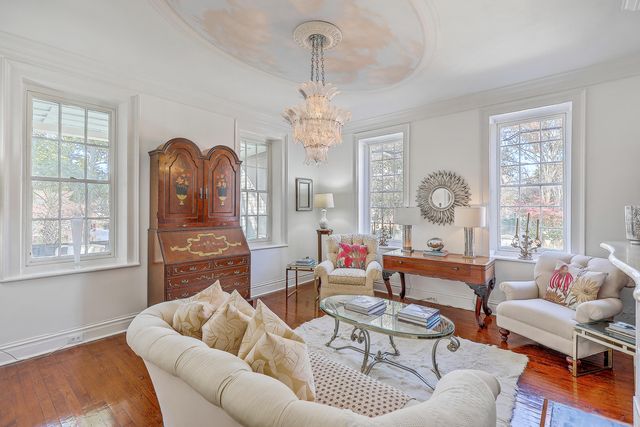 11 George Street, Charleston, SC 29401
