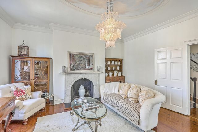 11 George Street, Charleston, SC 29401