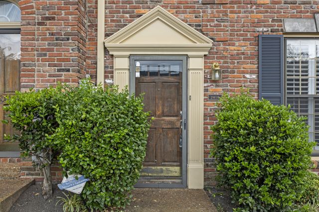 2018 Stokes Ln, Nashville, TN 37215