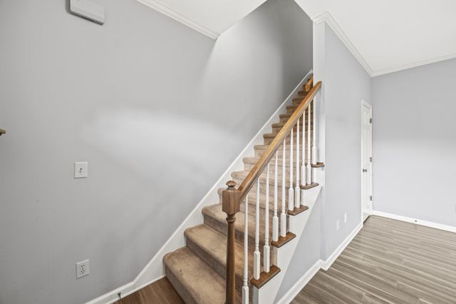 2018 Stokes Ln, Nashville, TN 37215
