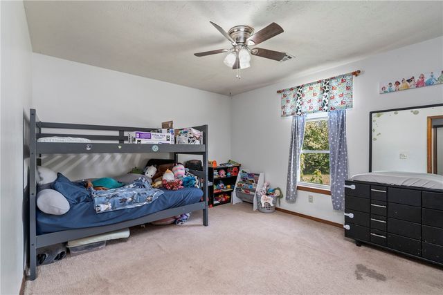 101 Glenwood Place, Siloam Springs, AR 72761