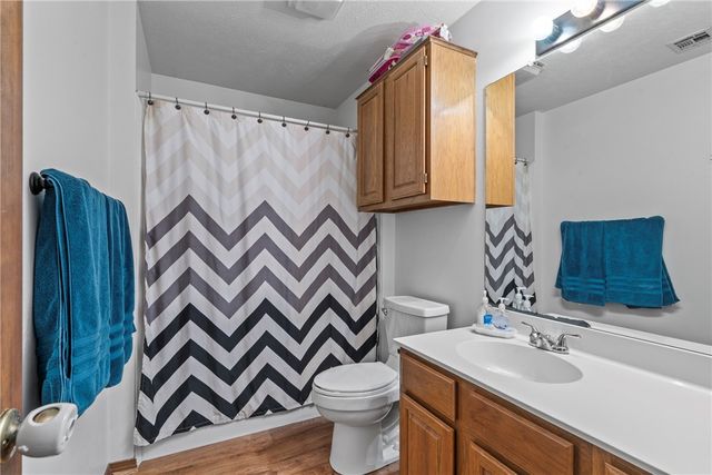 101 Glenwood Place, Siloam Springs, AR 72761