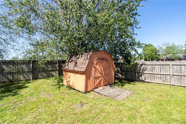 101 Glenwood Place, Siloam Springs, AR 72761