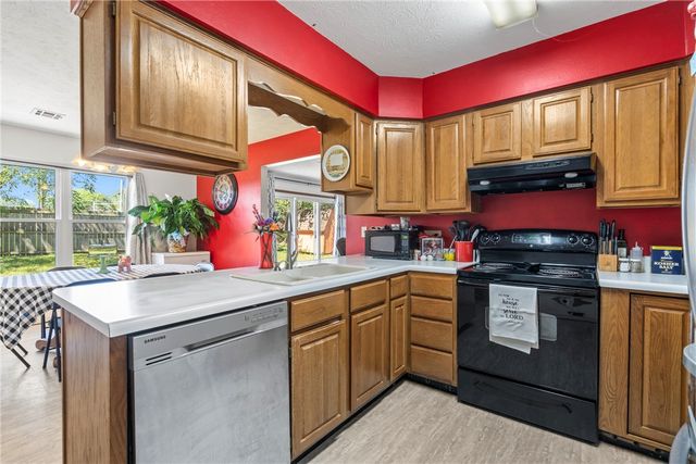 101 Glenwood Place, Siloam Springs, AR 72761