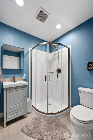 10520 50th Avenue E, Tacoma, WA 98446