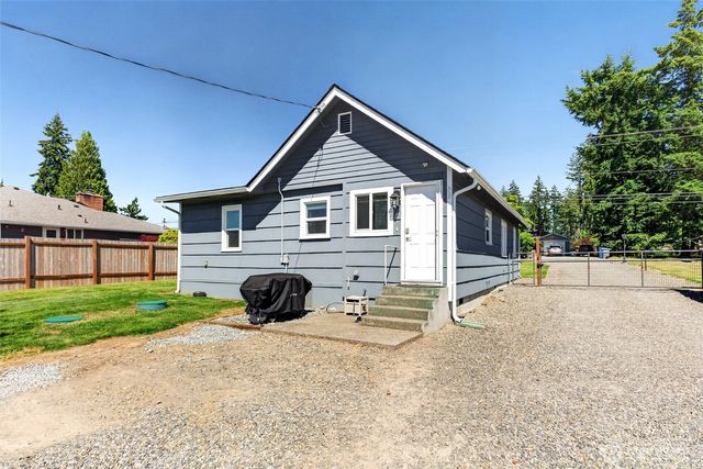 10520 50th Avenue E, Tacoma, WA 98446