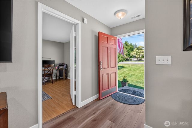 10520 50th Avenue E, Tacoma, WA 98446