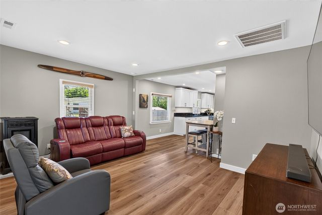 10520 50th Avenue E, Tacoma, WA 98446