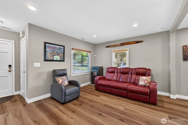 10520 50th Avenue E, Tacoma, WA 98446