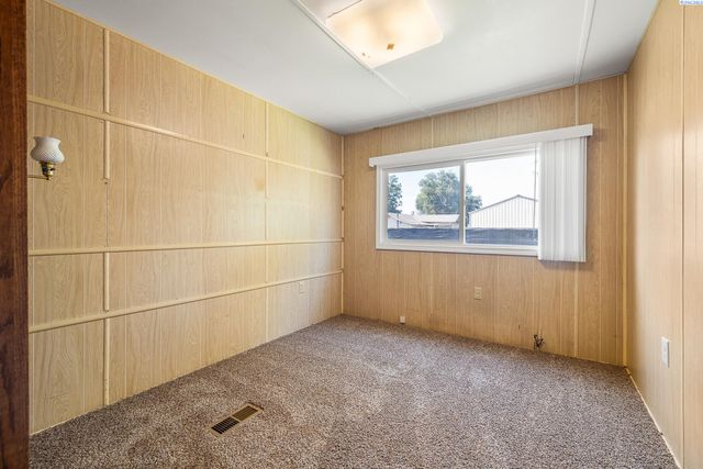 2705 S Cedar Street, Kennewick, WA 99337