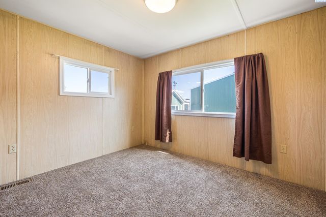 2705 S Cedar Street, Kennewick, WA 99337