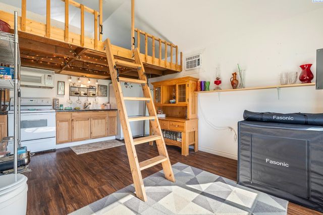 2705 S Cedar Street, Kennewick, WA 99337