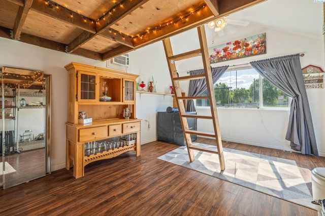 2705 S Cedar Street, Kennewick, WA 99337
