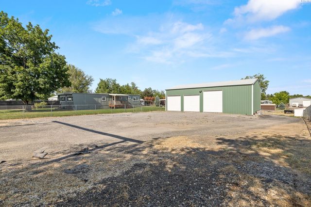 2705 S Cedar Street, Kennewick, WA 99337