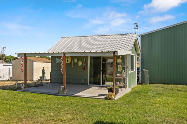2705 S Cedar Street, Kennewick, WA 99337