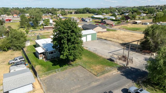 2705 S Cedar Street, Kennewick, WA 99337