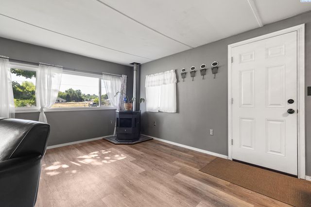 2705 S Cedar Street, Kennewick, WA 99337