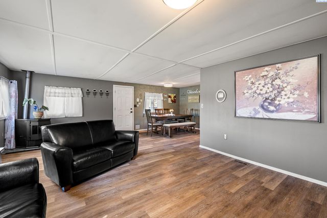 2705 S Cedar Street, Kennewick, WA 99337