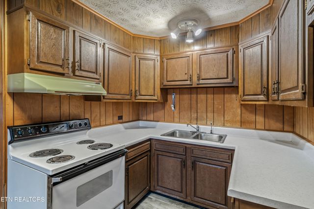 135 Princeton Ave, Oak Ridge, TN 37830