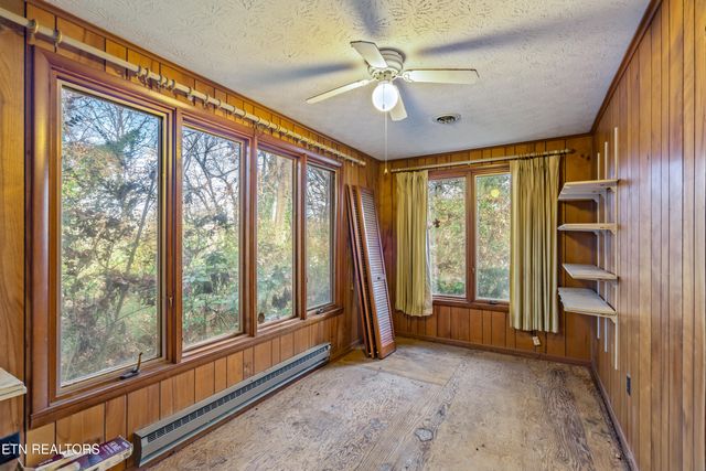 135 Princeton Ave, Oak Ridge, TN 37830